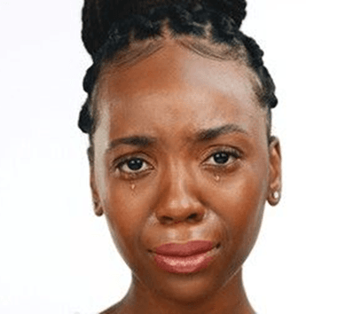 “Msinilazimishe Kulia” – Mjane Agoma Kulia Kwenye Msiba Wa Mume Wake