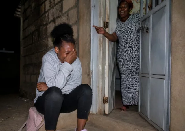 “Leo ni Siku Yangu ya Kugongwa, Toka Nje” – Mama Amfukuza Binti yake Usiku, Baada ya Kuleta Mwanaume