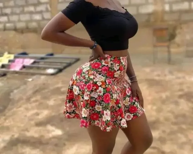 “Nimeolewa Na Mzee Rika Ya Baba Yangu, Sasa Watoto wake Ambao Tupo Rika Moja, Wananitaka Pia, Nifanye Nini?” – Mwanamke Aomba Ushauri